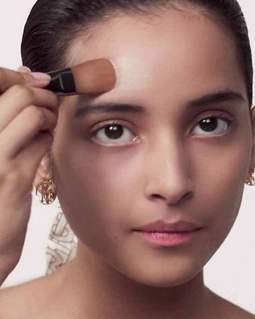Burberry Matte Glow Cushion 40